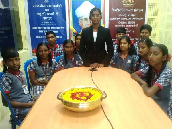 PM answered Tirunelveli girl student Visalini's question via video conference PM answered Tirunelveli girl student Visalini's question via video conference