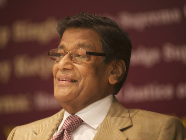 SC disagrees with Centre's remove KK Venugopal as counsel for CBI SC disagrees with Centre's remove KK Venugopal as counsel for CBI