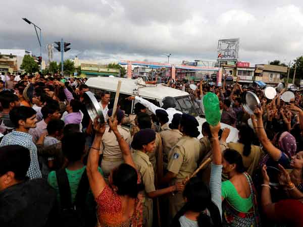 Editorial: Hindutva outfits attempt to destroy Reservation Policy Editorial: Hindutva outfits attempt to destroy Reservation Policy