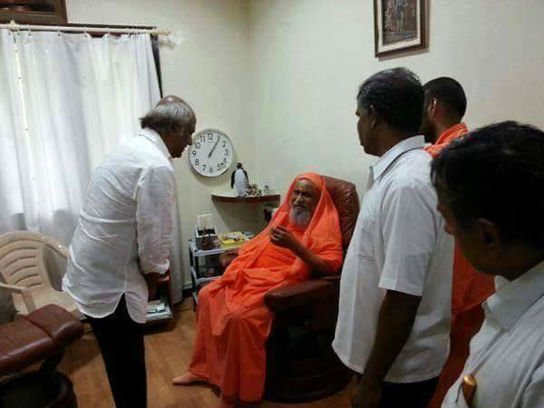 Rajini's condolence for Swami Dayanandha Saraswathy Rajini's condolence for Swami Dayanandha Saraswathy