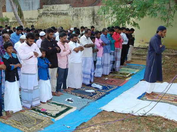 Bakrid prayers held in Seidunganallur, Arampannai Bakrid prayers held in Seidunganallur, Arampannai