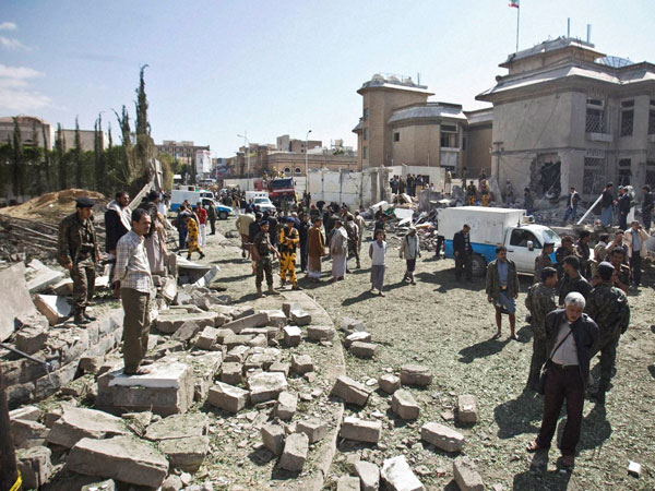 At least 29 killed in attack in Yemen mosque during Eid prayers At least 29 killed in attack in Yemen mosque during Eid prayers