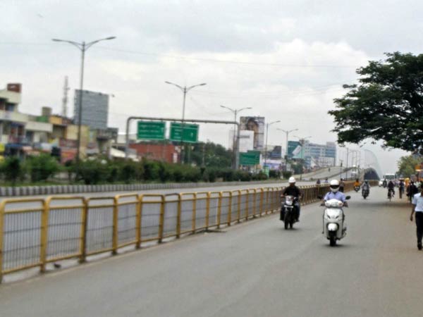முடங்கிய மக்கள்