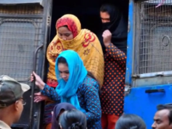 Women arrested for making obscene gestures in Gurgaon Women arrested for making obscene gestures in Gurgaon