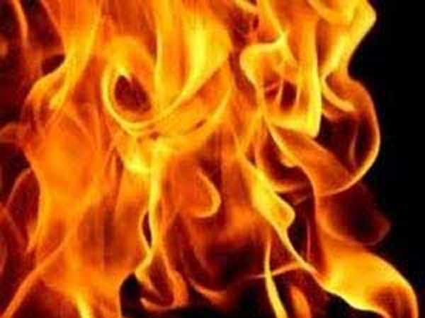 90-yr-old Dalit man burnt alive for trying to enter temple in UP 90-yr-old Dalit man burnt alive for trying to enter temple in UP