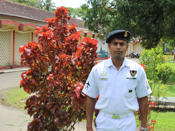 A daredevil diver from Bengal who loves rasagulas & football A daredevil diver from Bengal who loves rasagulas & football