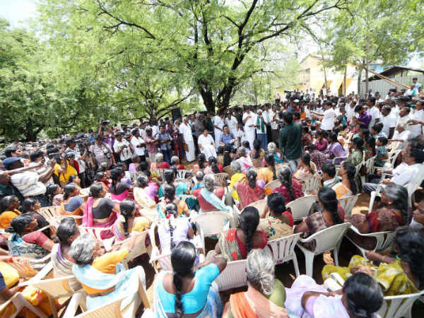 மரத்தடியில்