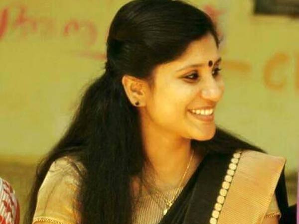 கேரளாவில் 'மாட்டிறைச்சி' விவகாரம்... பேராசிரியருக்கு கொலை மிரட்டல்- டி.வி. தொகுப்பாளருக்கு அடி உதை!