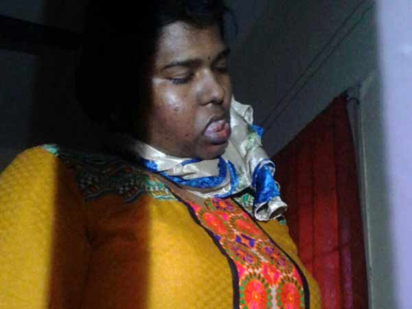 தந்தை மனு தாக்கல்