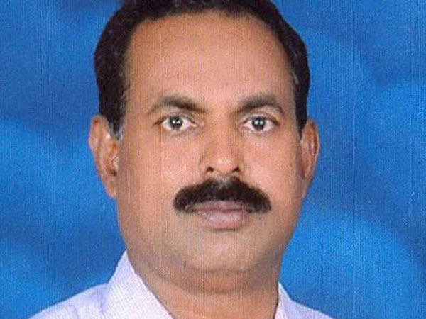 கோபாலபுரத்தில் சிக்கினார்