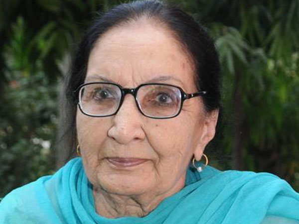 Punjabi author Dalip Kaur Tiwana returns Padma Shri Award Punjabi author Dalip Kaur Tiwana returns Padma Shri Award