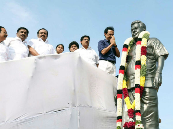 வீரபாண்டி ஆறுமுகத்திற்கு அஞ்சலி