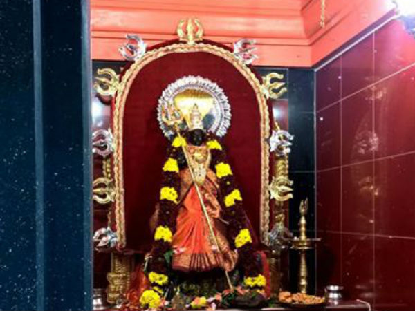 குமாரிகள் வழிபாடு