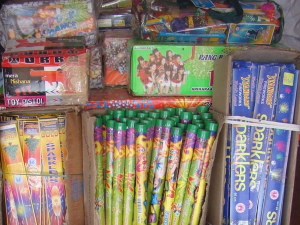கடைகளுக்கு அனுமதி: