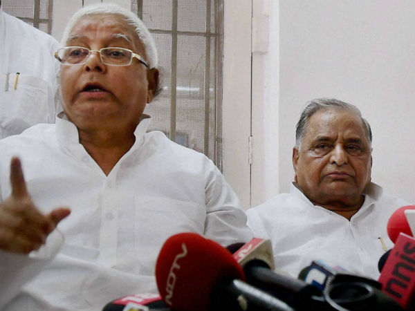 RJD extends hand to Samajwadi Party in UP RJD extends hand to Samajwadi Party in UP