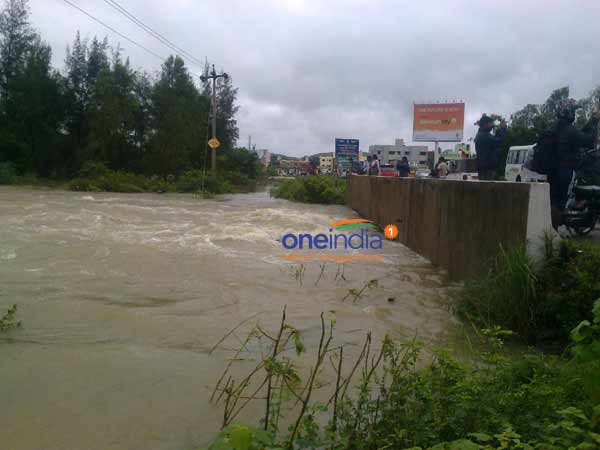 South Chennai lakes breached South Chennai lakes breached