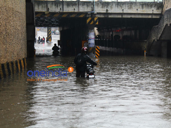 நீர்நிலைகள் மாயம்