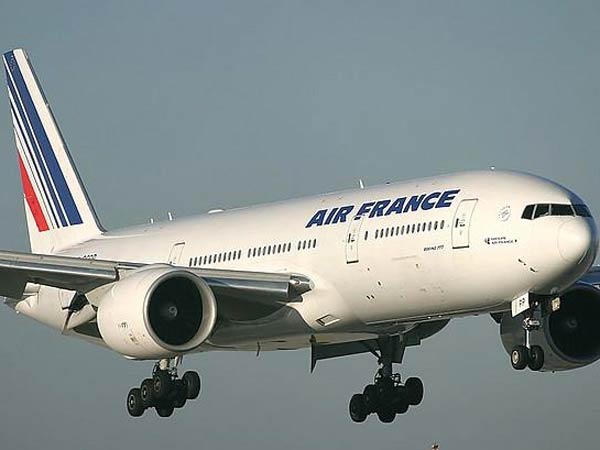 2 Air France flights from U.S. to Paris diverted because of bomb threats 2 Air France flights from U.S. to Paris diverted because of bomb threats
