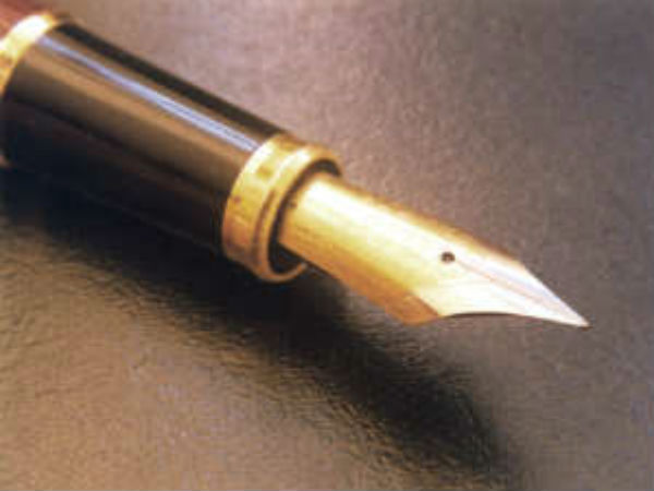 TV journalist attacked by dmk Vice Councillor TV journalist attacked by dmk Vice Councillor