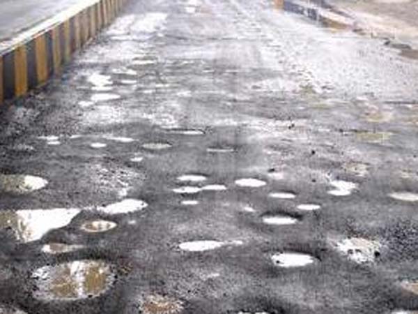 கந்தரகோலம் ஆன சாலைகள்