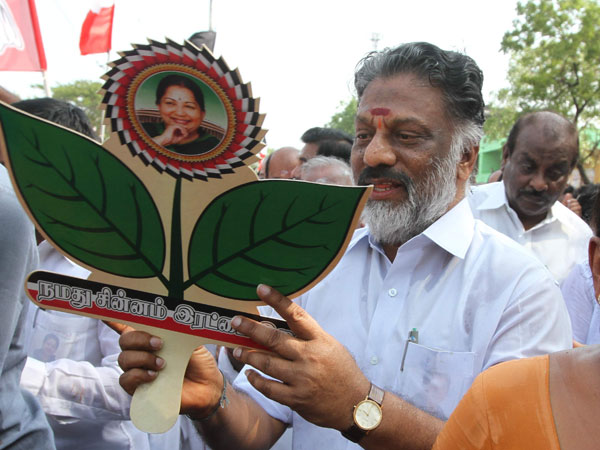 டீக்கடையே நடத்தியவன் நான்