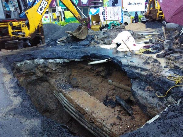 Work begins to repair the caved in road in Chennai Work begins to repair the caved in road in Chennai