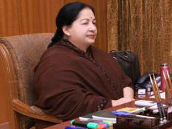 Jayalalithaa discuss with officers on flood relief Jayalalithaa discuss with officers on flood relief