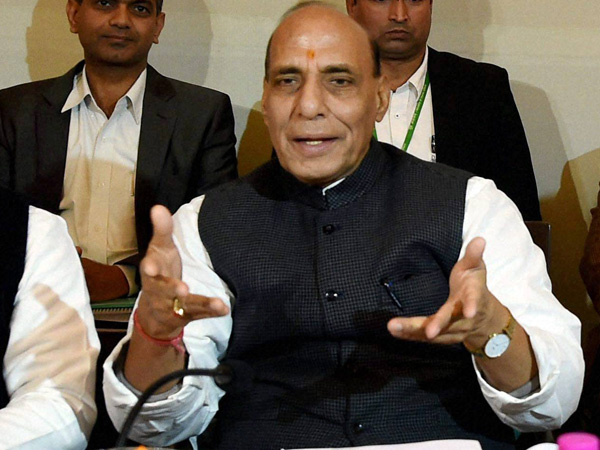 ராஜ்நாத்சிங்–ராகுல்காந்தி அரசியல் அமைப்புகள் மீது குற்றம்சாட்டு..