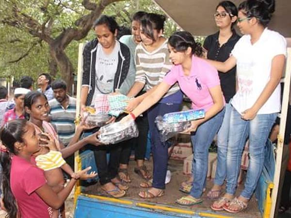 நீண்டது உதவிக்கரம் மட்டுமே: