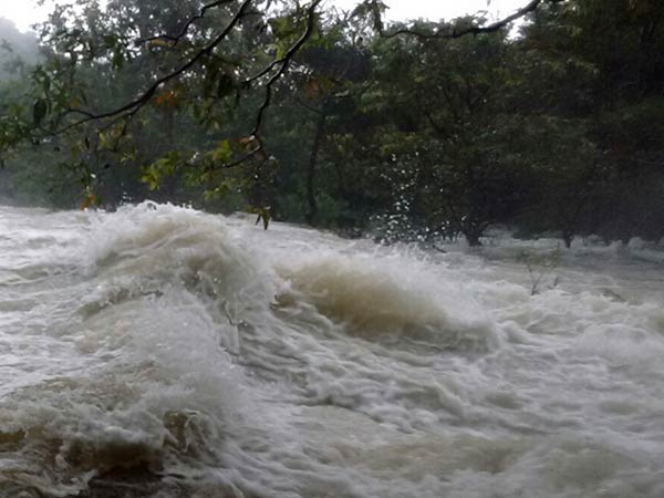 முருகன் கோவில் மூழ்கியது