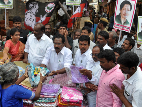 புறநகர் பகுதிகளில் நிவாரணம்