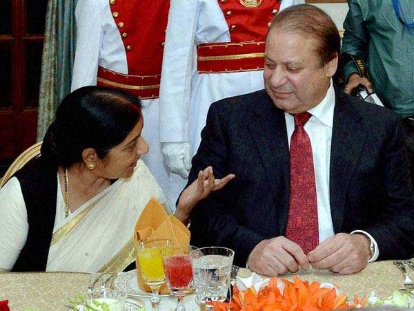 Indo-Pak talks: Sushma Swaraj to meet Nawaz Sharif, Sartaj Aziz today Indo-Pak talks: Sushma Swaraj to meet Nawaz Sharif, Sartaj Aziz today