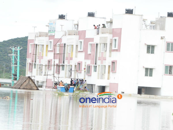 அடுக்கு மாடிக் குடியிருப்புகளும் காலி