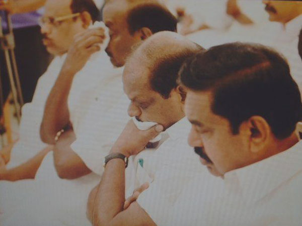 அமைச்சர்களுக்கும் இதே கதி