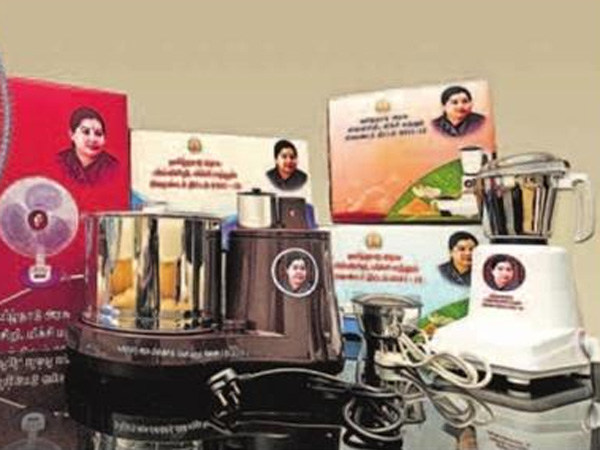 Jayalalitha sticker missing: Free goods distribution halted near Nagarcoil Jayalalitha sticker missing: Free goods distribution halted near Nagarcoil