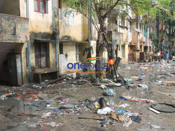 வெள்ள நிவாரண பொருட்கள்