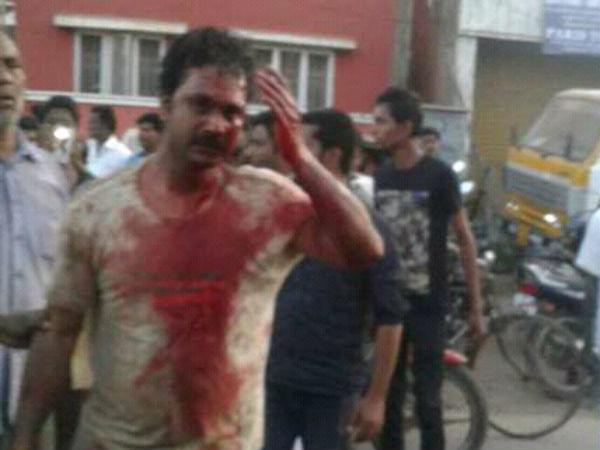 Cuddalore HM beaten for molesting a girl student Cuddalore HM beaten for molesting a girl student