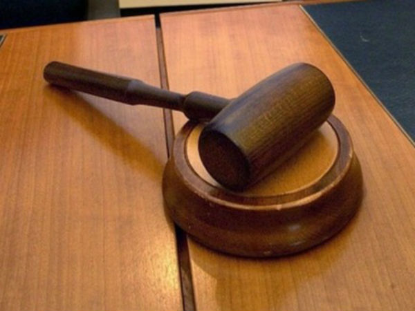 Tanjore court issues arrest warrant to police inspector Tanjore court issues arrest warrant to police inspector