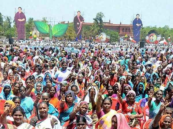 அதிமுக நிகழ்ச்சிக்காக மின்னல் வேகம்