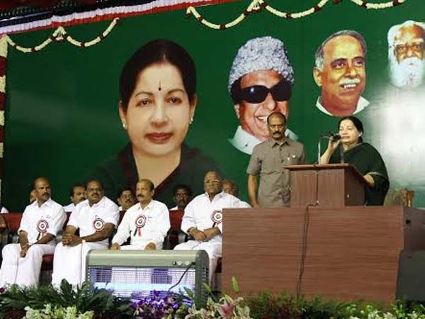 ஒன்றரை மணி நேர அக்கப்போர்