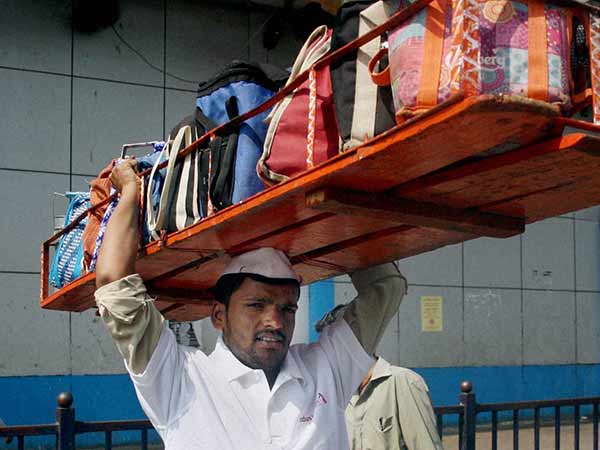Mumbai dabbawalas won’t just carry meals, will cook them for you too Mumbai dabbawalas won’t just carry meals, will cook them for you too