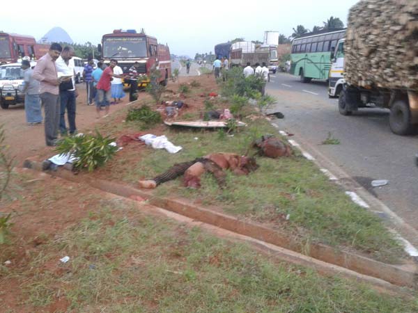 10 people dies when bus got accident 10 people dies when bus got accident