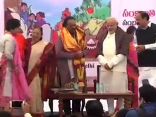 8 மொழிகளில்...