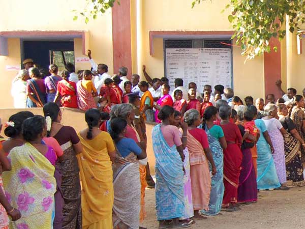 8 லட்சம் பேருக்கு எஸ்எம்எஸ்