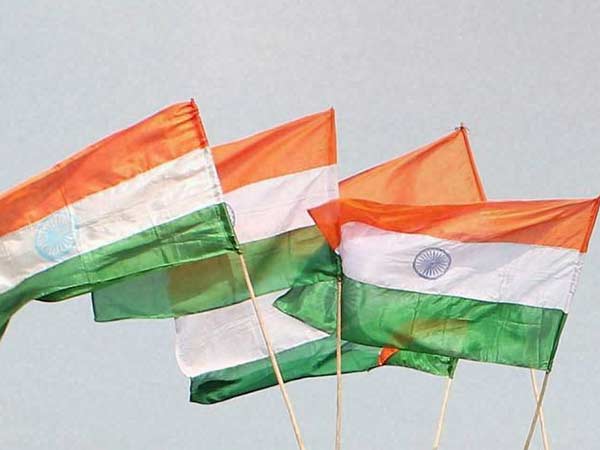 கலெக்டர் அலுவலகங்களில் கொடியேற்றம்