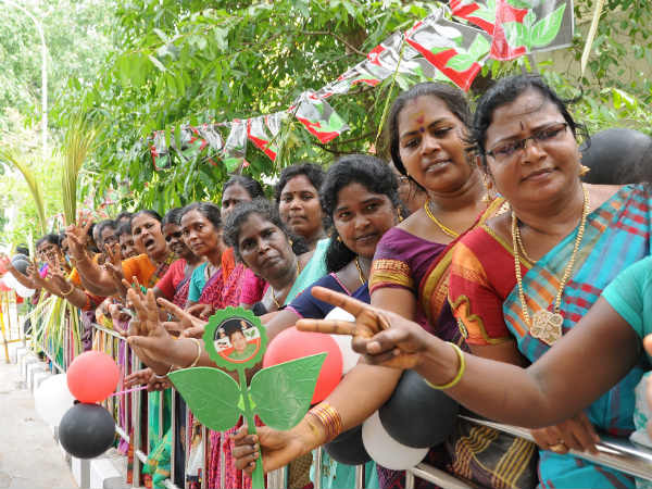 அதிமுக விஸ்வரூபம்