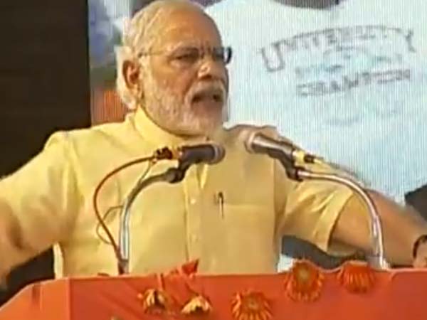 Opposition party can't digest that a tea seller becomes India PM: Modi Opposition party can't digest that a tea seller becomes India PM: Modi