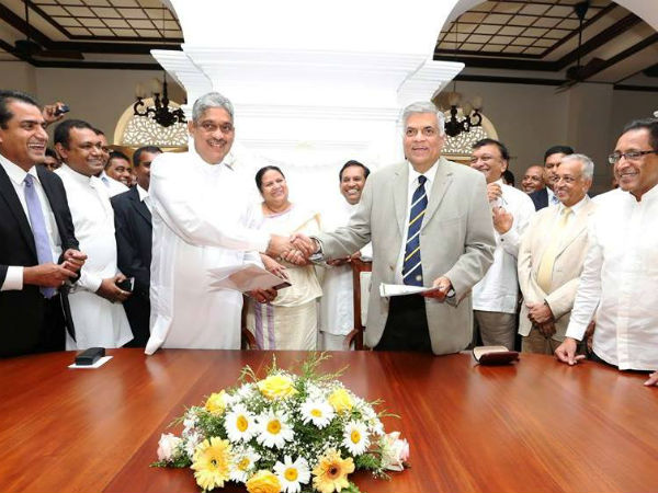 Ex-army chief Sarath Fonseka joins Sri Lanka government Ex-army chief Sarath Fonseka joins Sri Lanka government