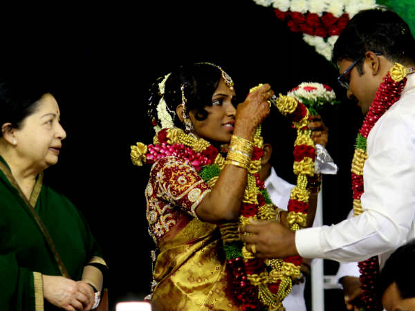 jayalalitha's shorts story in marriage function jayalalitha's shorts story in marriage function