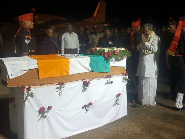 Siddaramaiah paid tribute Lance Naik Hanumanthappa Siddaramaiah paid tribute Lance Naik Hanumanthappa